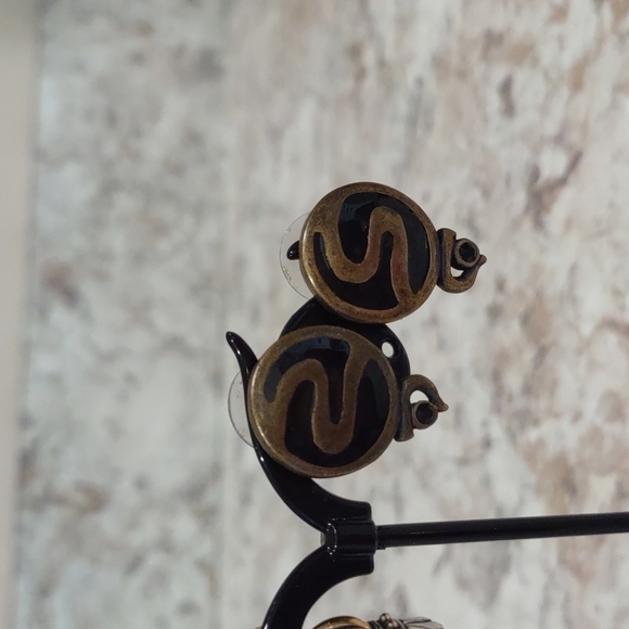 Set of Two Pairs of Earrings - Picture 2 of 6